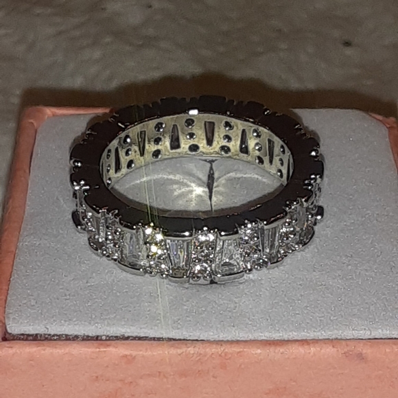 Sterling silver white sapphire ring size 7 - Picture 1 of 4